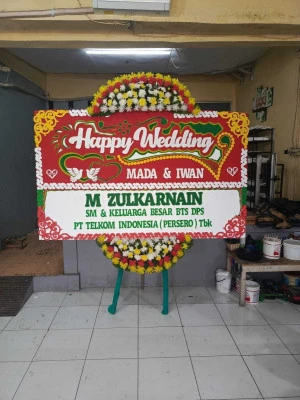Papan Bunga di Menara Astra
