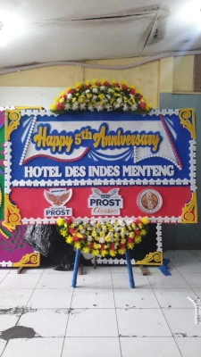 Papan Bunga di Menara Astra