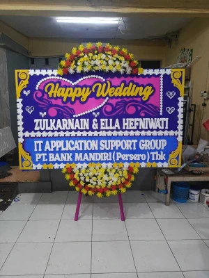 Papan Bunga di Menara Astra